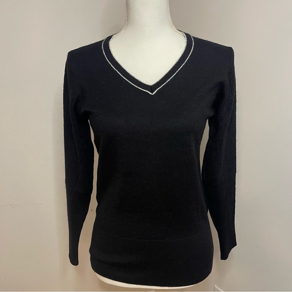 Nike Golf Wool Blend V-neck Sweater - Picture 1 of 9
